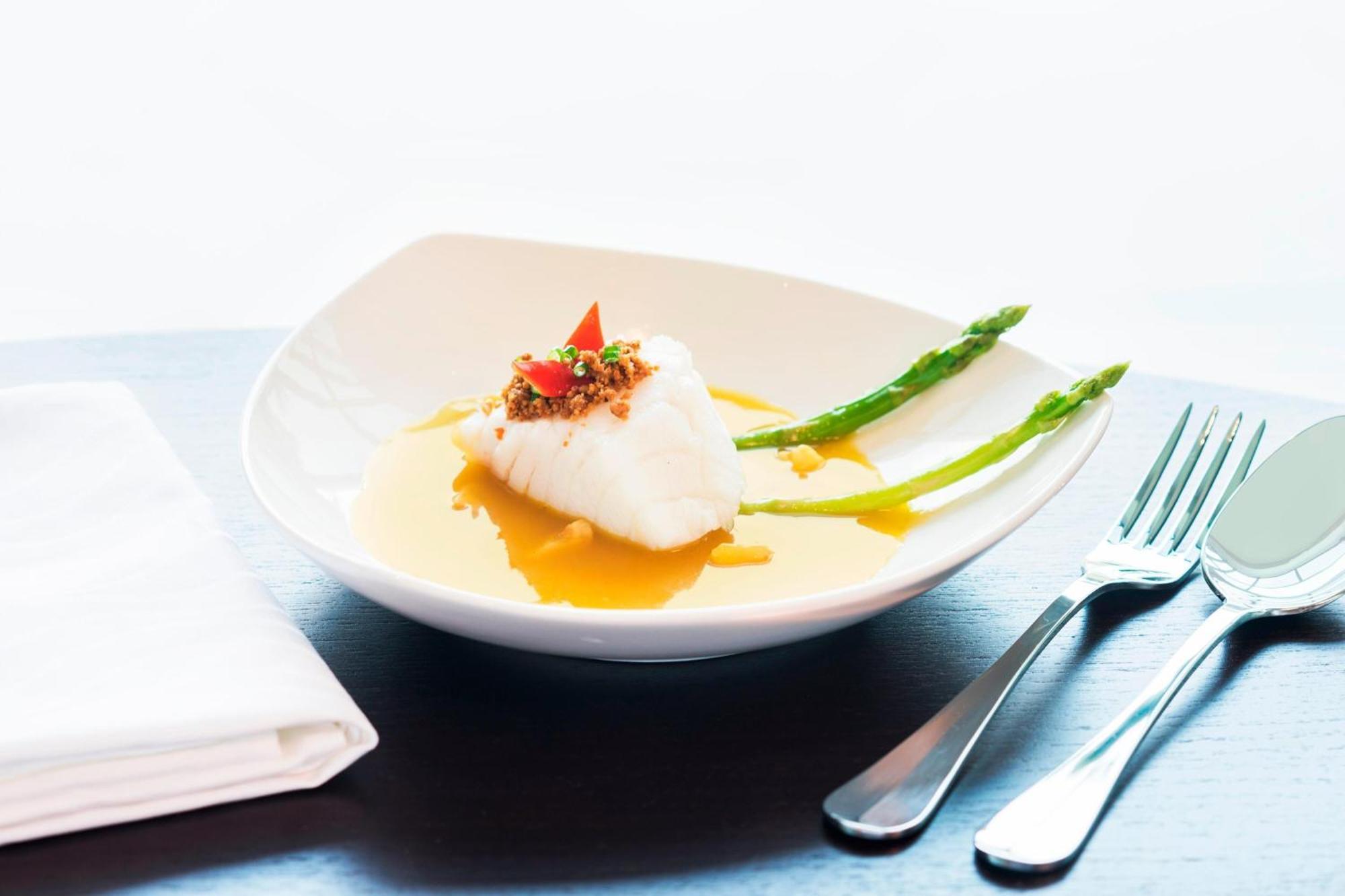Le Meridien פוטראג'איה מראה חיצוני תמונה Asparagus with fish