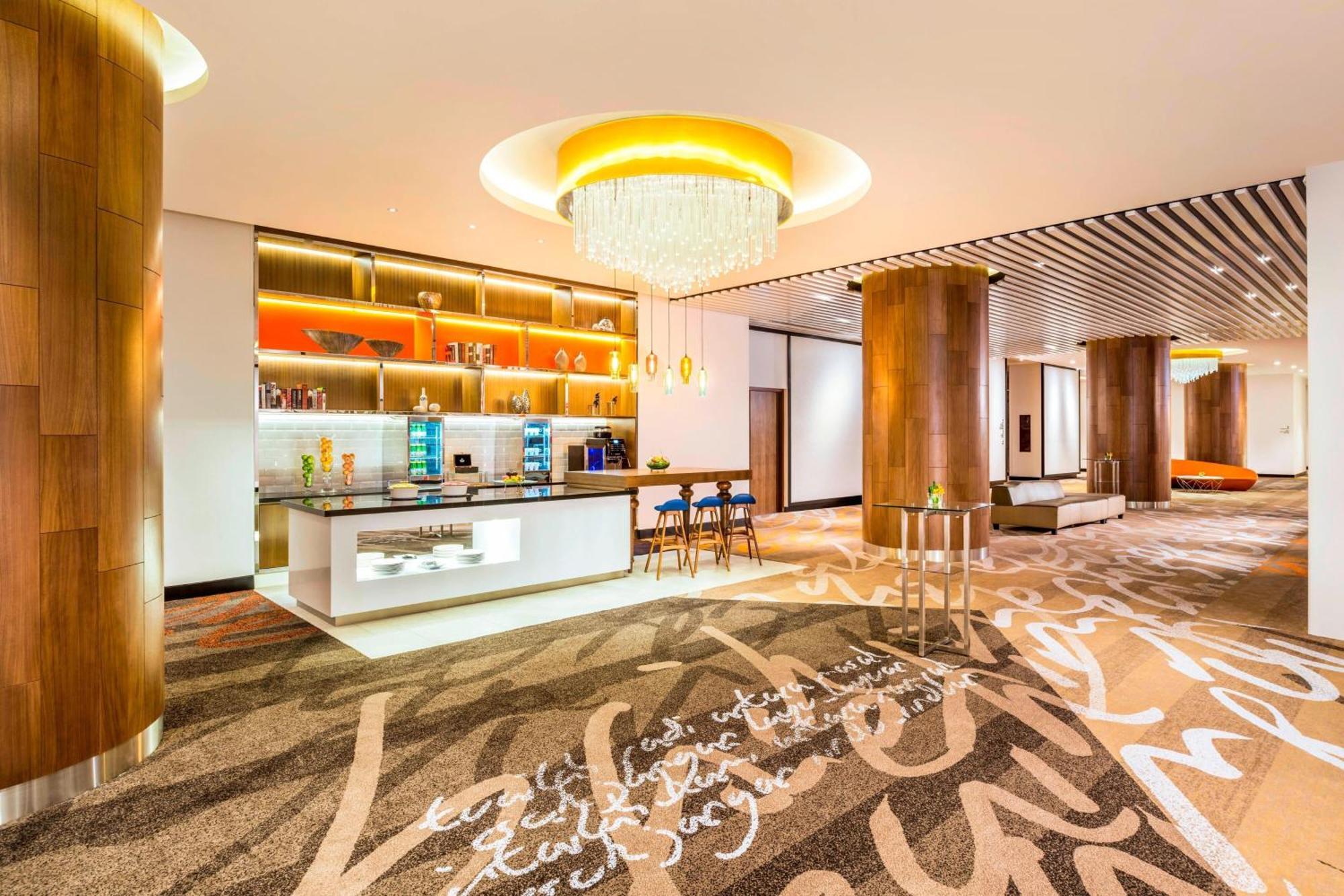 Le Meridien פוטראג'איה מראה חיצוני תמונה The lobby of the hotel