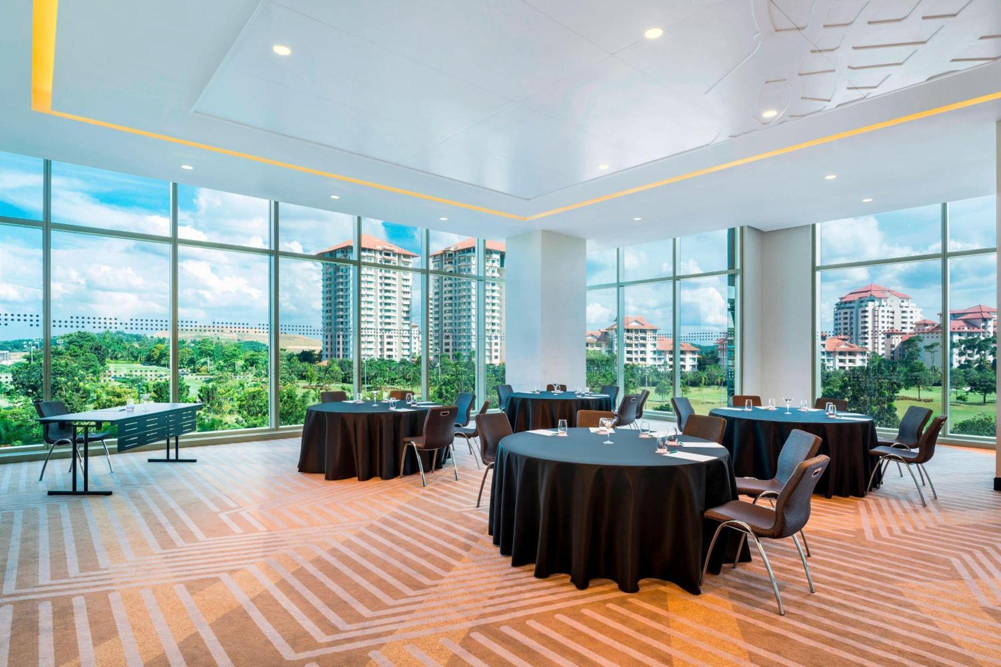 Le Meridien פוטראג'איה מראה חיצוני תמונה Meeting room