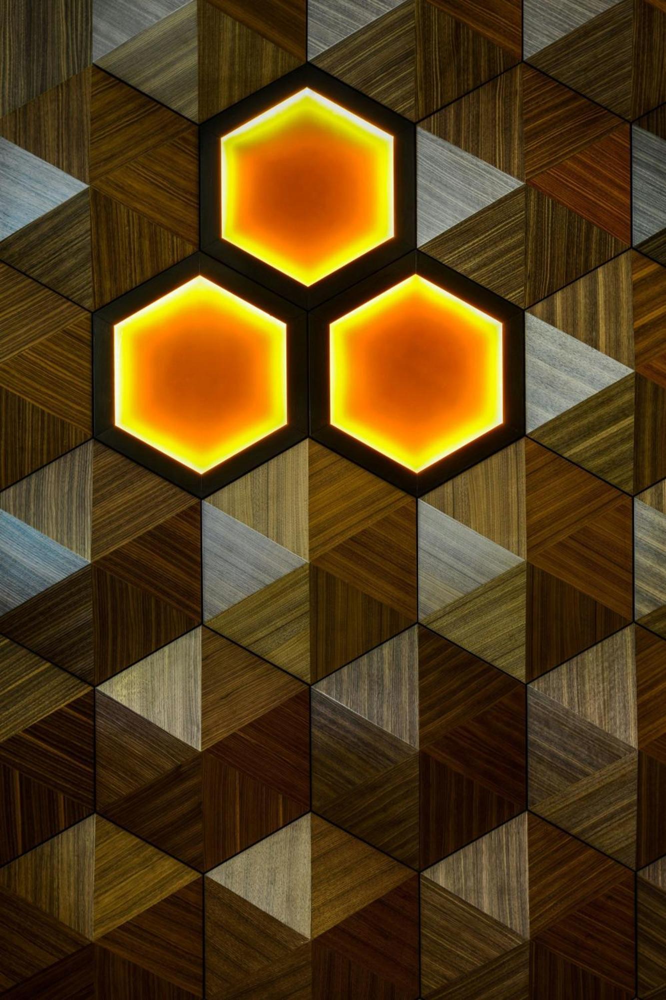 Le Meridien פוטראג'איה מראה חיצוני תמונה A 3D tessellation of the hexagonal grid.